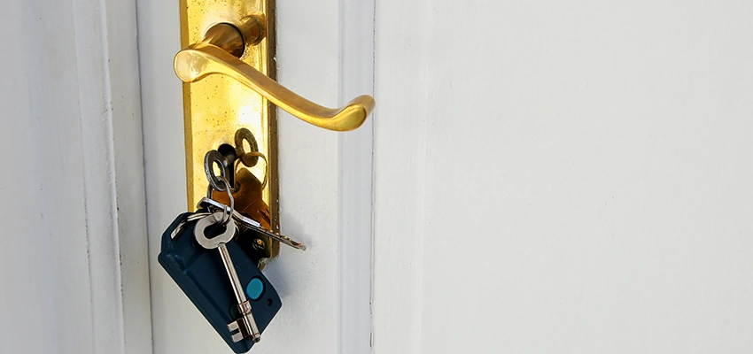 Broken Door Key Extraction in Stanton, CA